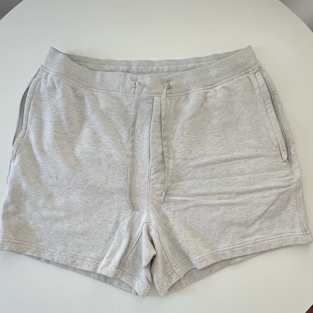 light grey men’s lululemon shorts
